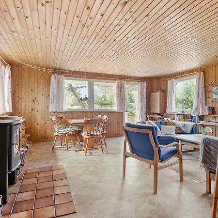 3 Bedroom Cozy In Vakantiehuis Romo